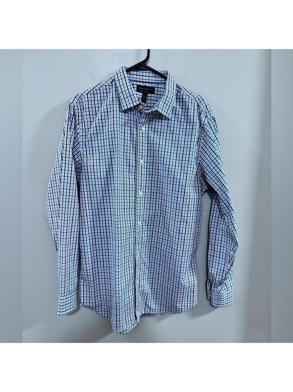 Banana Republic Men's Non Iron Tailored Slim Fit Blue Plaid Shirt. Size L